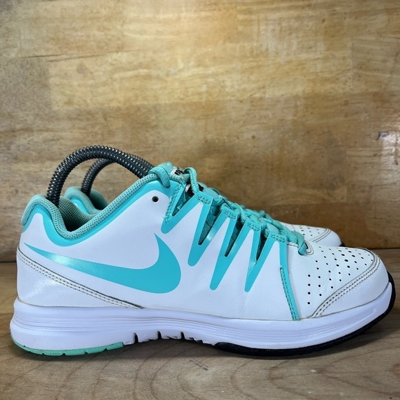 Nike Vapor Court Womens Sz 7.5 Tennis Shoes Sneakers White Turquoises 631713-103 - Picture 1 of 8